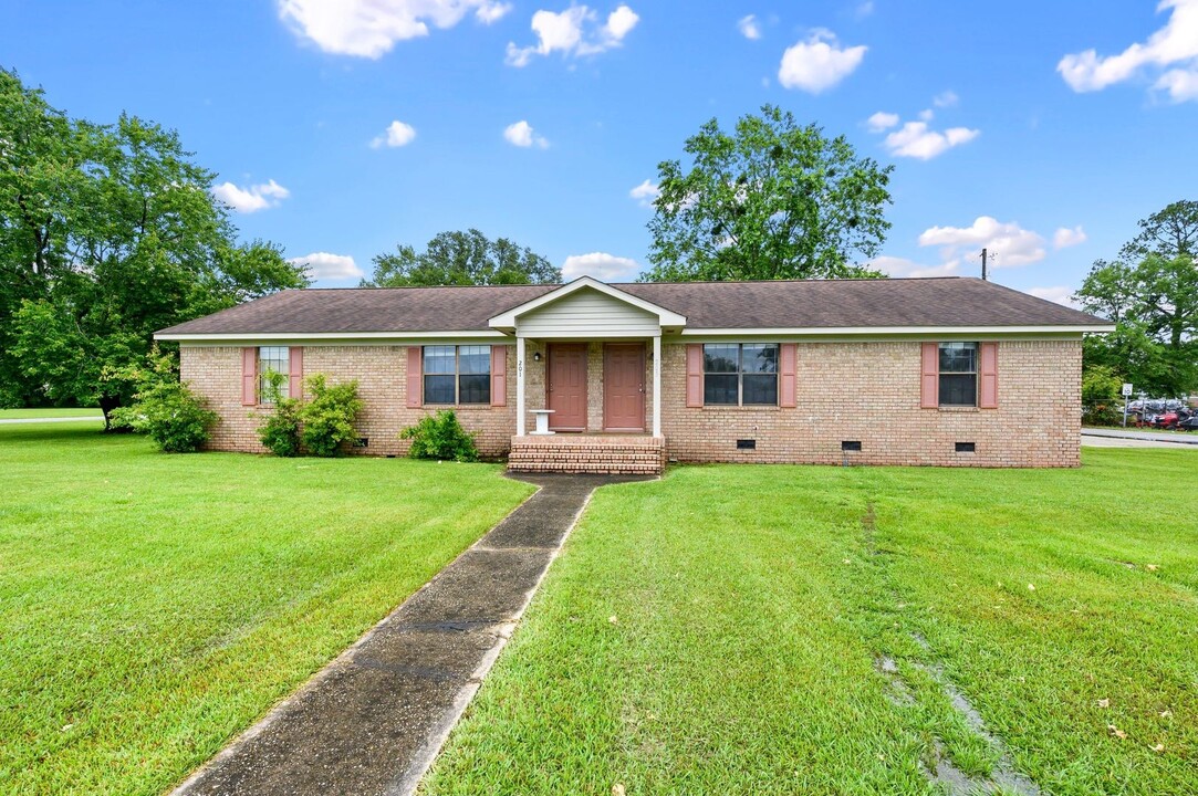 203 S Cypress St in Foley, AL - Building Photo