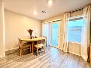 6086 Lily Gdn St in North Las Vegas, NV - Building Photo - Building Photo