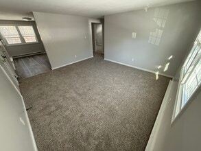 Borough Road in Pembroke, NH - Foto de edificio - Building Photo