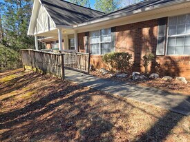 101 Charles Ave, Unit C-2 in Mc Cormick, SC - Building Photo