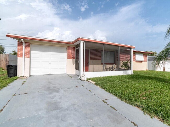 2048 Melody Dr in Holiday, FL - Building Photo - Building Photo
