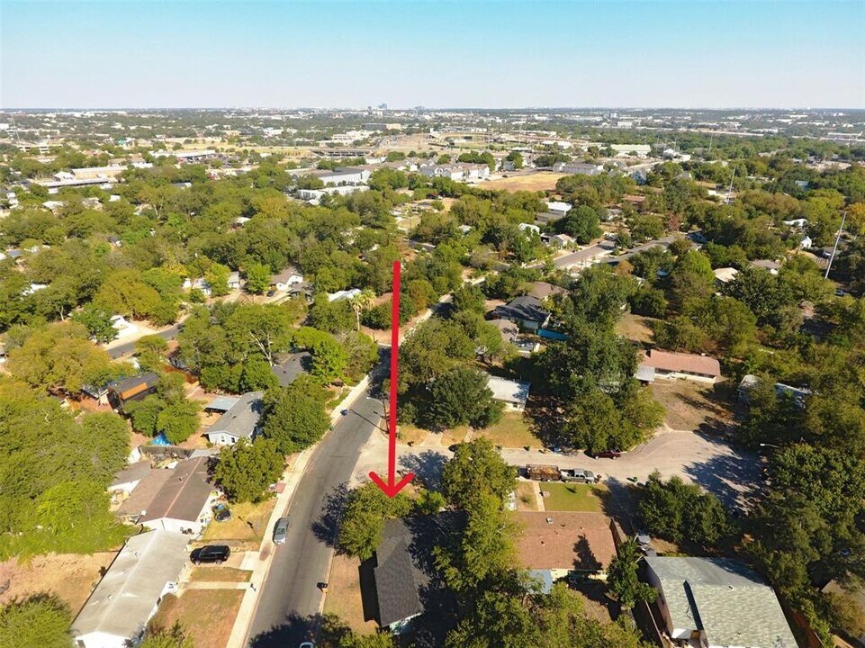 2101 Benwick Cir in Austin, TX - Foto de edificio