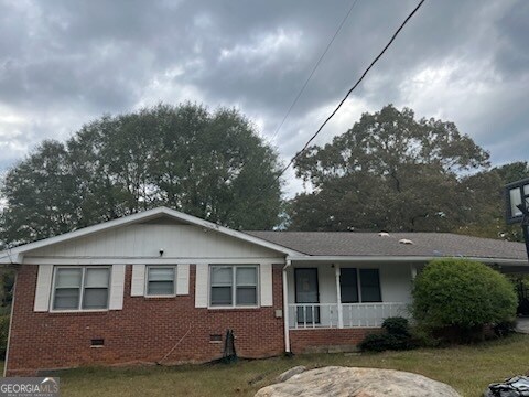 2502 Lake Capri Rd NW in Conyers, GA - Building Photo