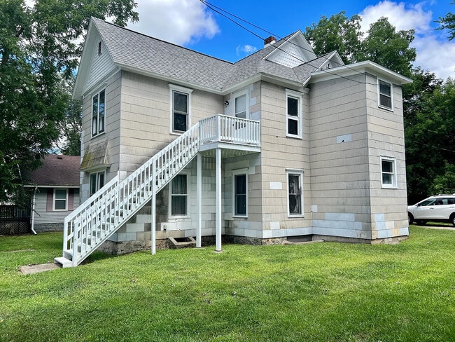129 Meachem Ave