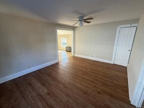 321 S M.L.K. Jr Ave in Waukegan, IL - Building Photo - Building Photo