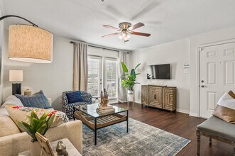 FERN CROSSING in Shreveport, LA - Building Photo - Interior Photo