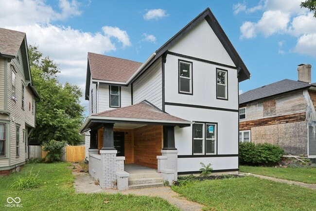 2728 Carrollton Ave in Indianapolis, IN - Building Photo - Building Photo