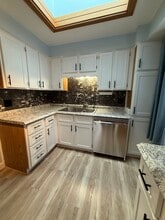 195 Huntress St, Unit 2 in Manchester, NH - Foto de edificio - Building Photo