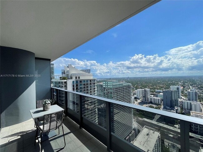 1000 Brickell Plaza in Miami, FL - Building Photo - Building Photo