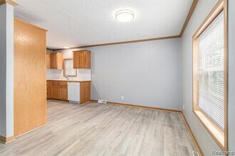 23748 Crossley Ave in Hazel Park, MI - Building Photo - Building Photo