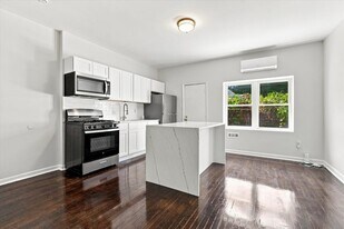 1032 S Frazier St in Philadelphia, PA - Building Photo