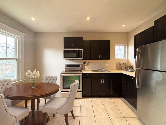 property at 147 Holton Ave S