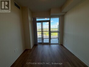 38 Annie Craig Dr in Toronto, ON - Building Photo - Building Photo