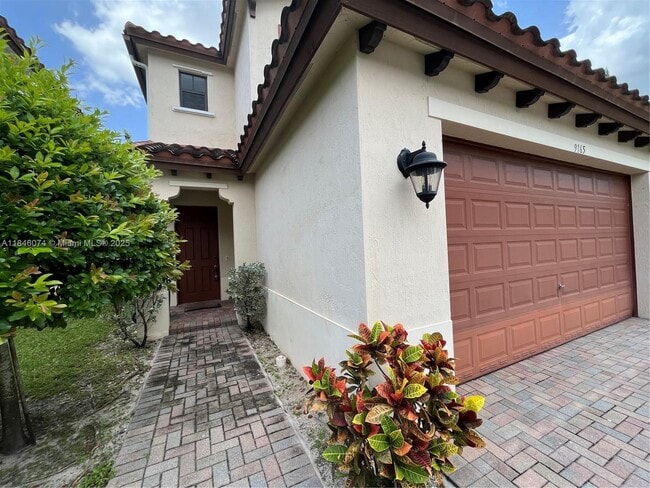 9165 SW 36th Mnr in Miramar, FL - Building Photo - Building Photo