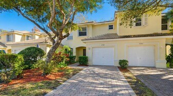 13380 Georgian Ct in Wellington, FL - Building Photo