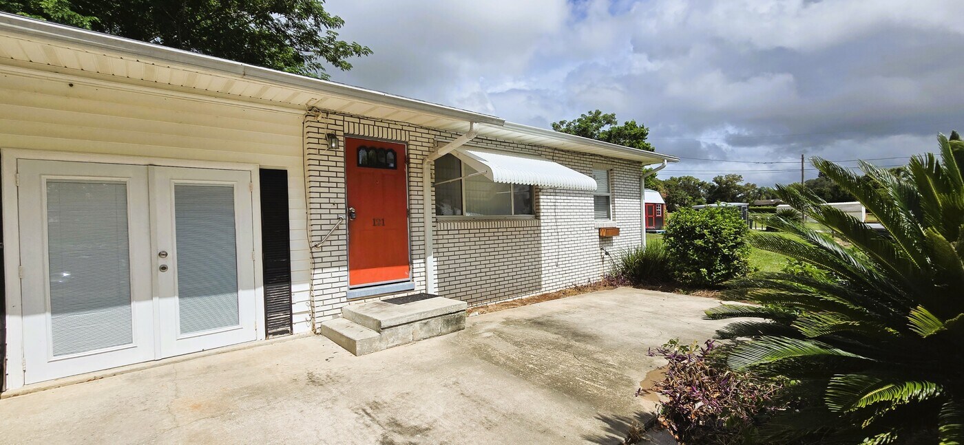 121 Masterpiece Rd in Lake Wales, FL - Building Photo