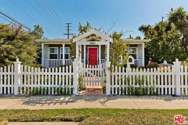 property at 3504 Redwood Ave