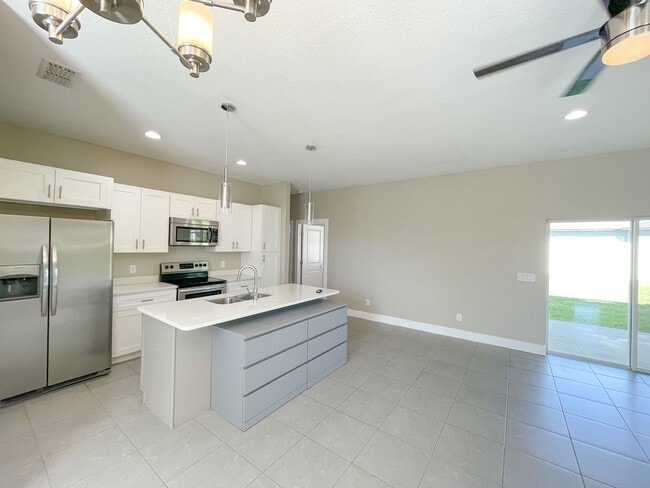 property at 205 Hibiscus Ln