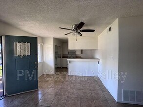 4479 La Cresta Way in Stockton, CA - Building Photo - Building Photo