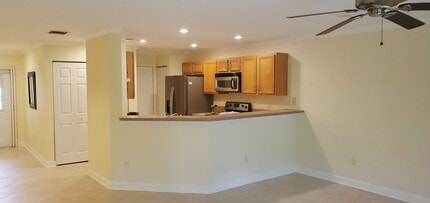 3014 SE Lexington Lakes Dr in Stuart, FL - Building Photo - Building Photo