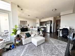 1545 W North Ave in Chicago, IL - Building Photo - Building Photo