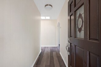 5137 Chimineas Ave in Los Angeles, CA - Building Photo - Building Photo