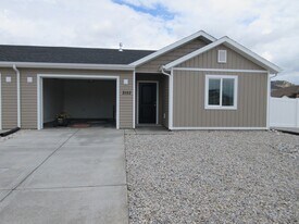 2152 N 550 W in Cedar City, UT - Building Photo