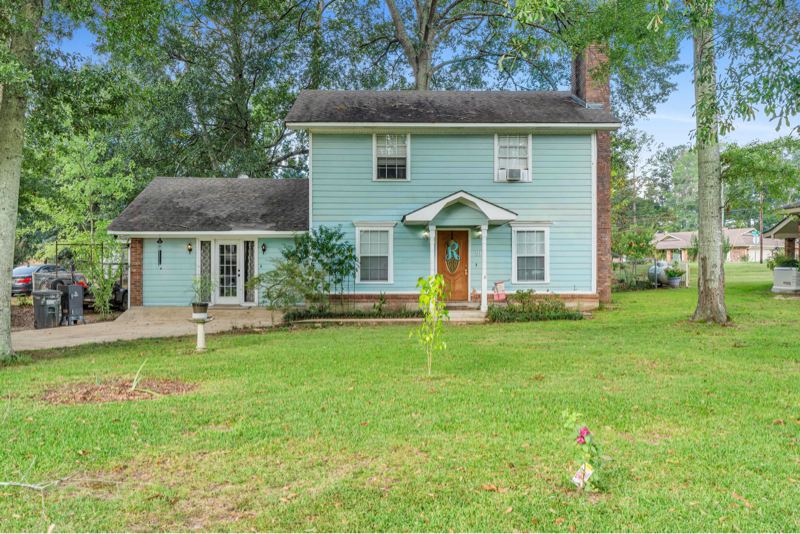 914 Pope Cir in Mccomb, MS - Building Photo