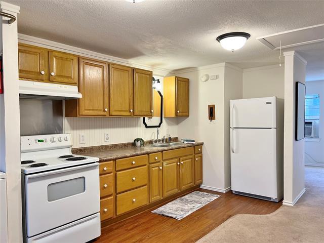 210 University Ave-Unit -B in Waxahachie, TX - Building Photo - Building Photo