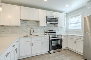 Crystal Gardens in Atlanta, GA - Building Photo