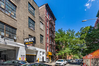 231 Thompson St in New York, NY - Building Photo - Primary Photo