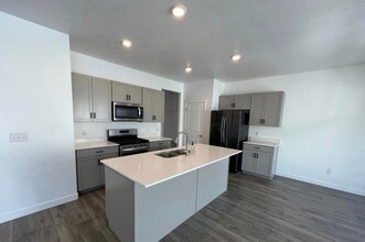 632 Sugar Beet Dr in Lehi, UT - Building Photo - Building Photo