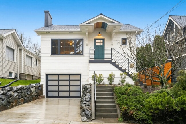 2453 4th Ave W in Seattle, WA - Building Photo - Building Photo