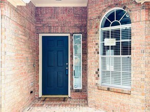 330 Darby Trails Dr in Sugar Land, TX - Building Photo - Building Photo