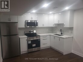 1445 Cordick St in Oshawa, ON - Building Photo