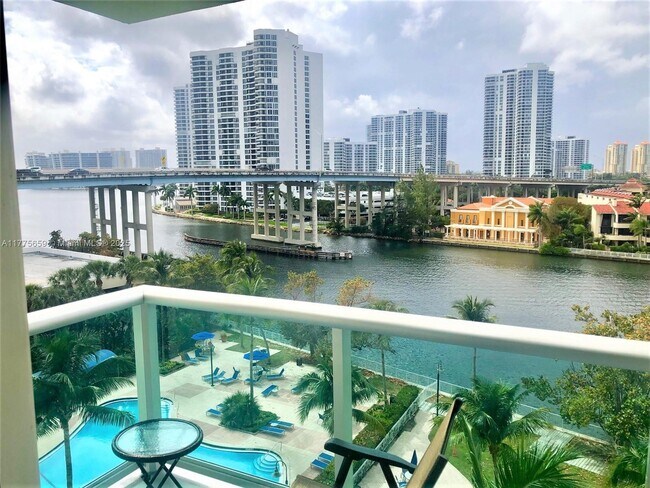 19390 Collins Ave, Unit 711 in Sunny Isles Beach, FL - Building Photo - Building Photo
