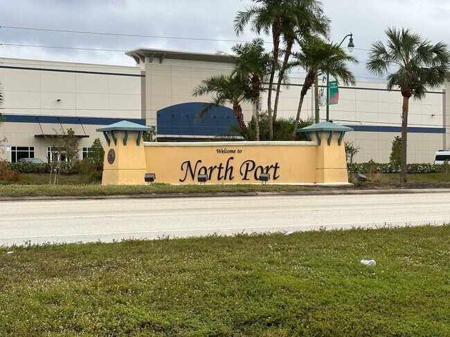 3001 Alger St in North Port, FL - Building Photo - Building Photo