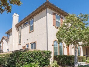 329 Kiawah River Dr in Oxnard, CA - Building Photo - Building Photo
