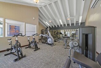 Shadow Point in Spring Valley, CA - Foto de edificio - Building Photo