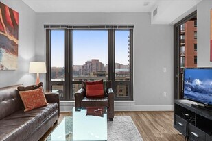 520 12th St S in Arlington, VA - Building Photo