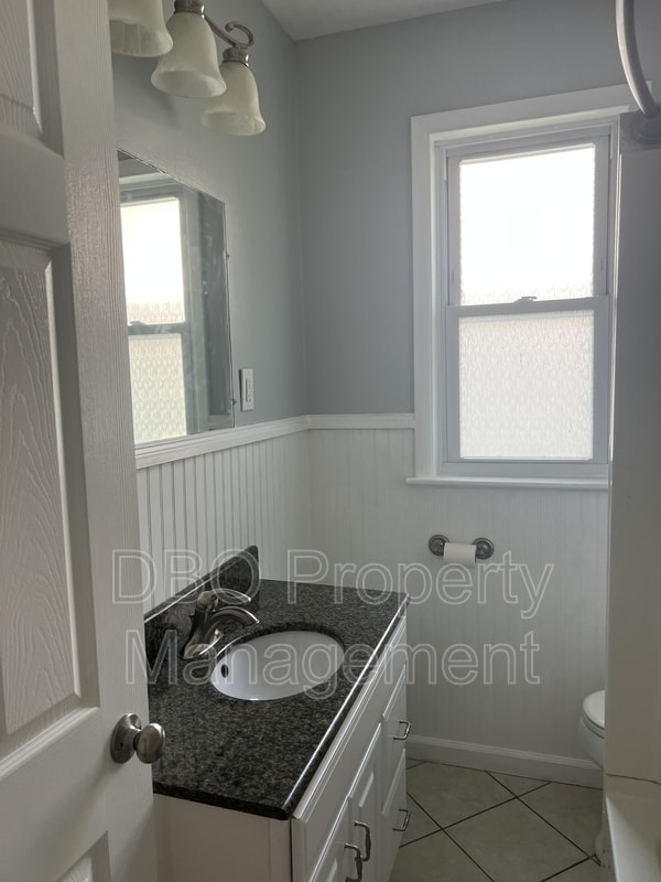 property at 822 Hampton Ave