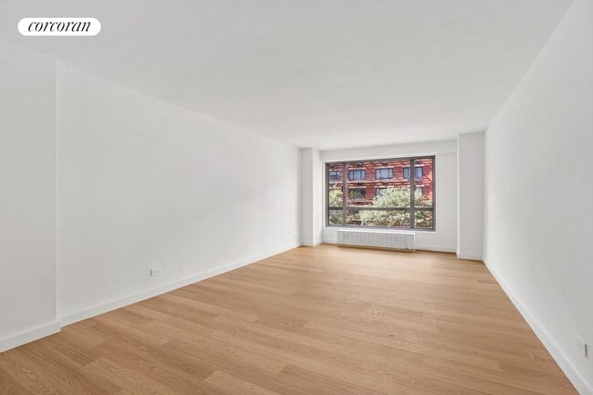 501 E 87th St in New York, NY - Foto de edificio - Building Photo