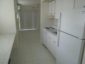 8140 Country Rd in Ft. Myers, FL - Building Photo - Building Photo