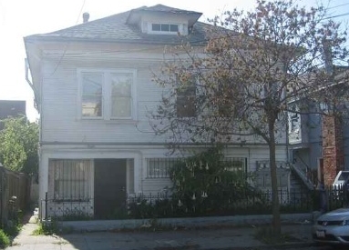 2976 Otis St in Berkeley, CA - Building Photo