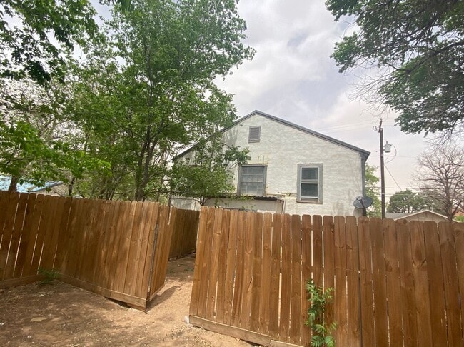 property at 2218 15th St