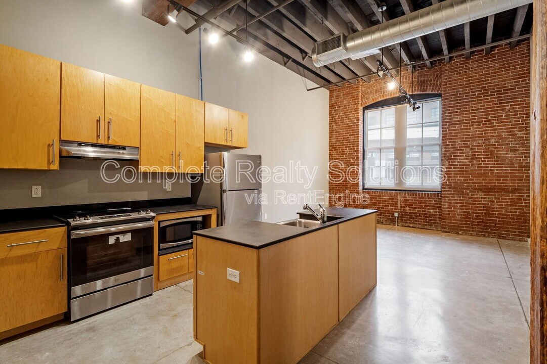 614 S 7th St in St. Louis, MO - Building Photo