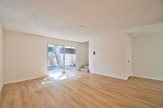 1708 Marshallfield Ln in Redondo Beach, CA - Building Photo - Building Photo