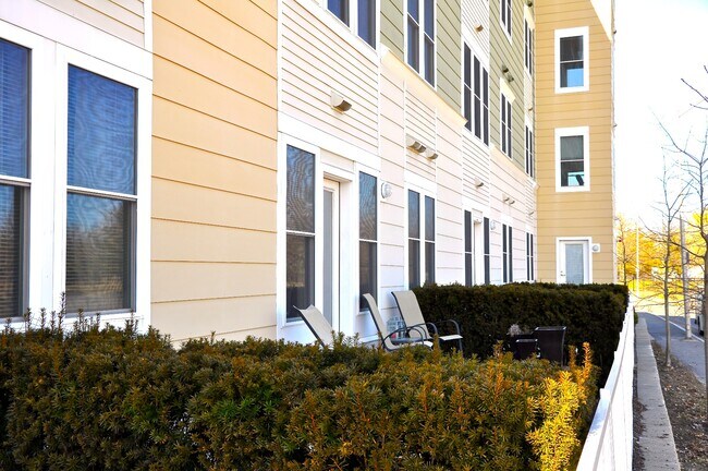 87 New St in Cambridge, MA - Building Photo - Building Photo