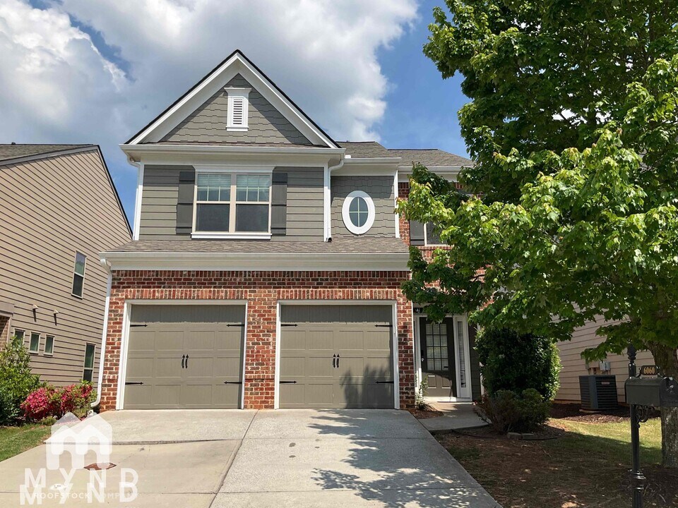 6060 Weddington Dr in Cumming, GA - Building Photo