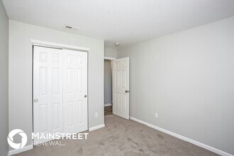 4326 Rhapsody Ln in Indianapolis, IN - Foto de edificio - Building Photo